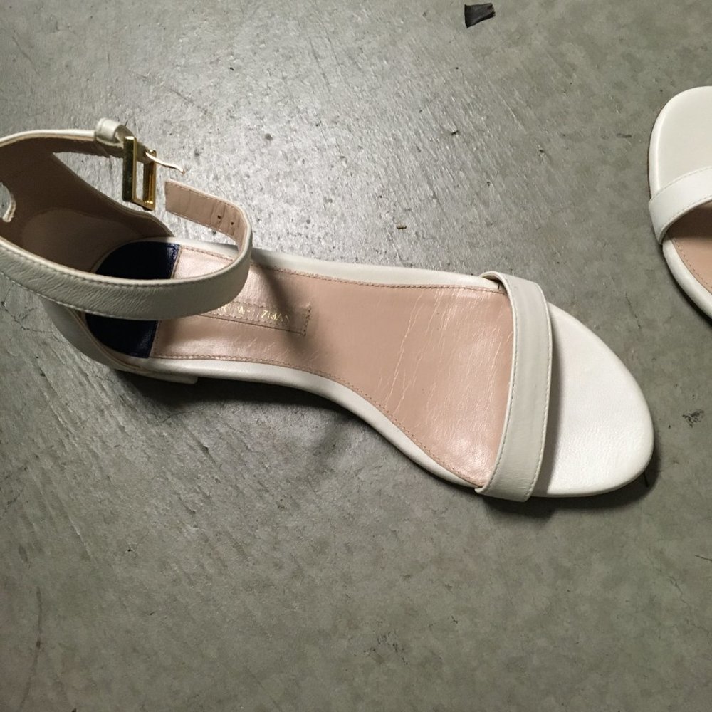 Stuart Weitzman White Flat Leather Ankle Strap Sandals 6 - Picture 4 of 5